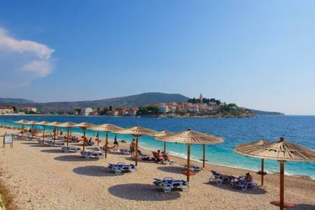 Charming Seaside Apartment Primošten Dış mekan fotoğraf