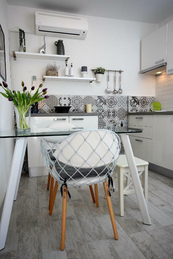 Charming Seaside Apartment Primošten Dış mekan fotoğraf