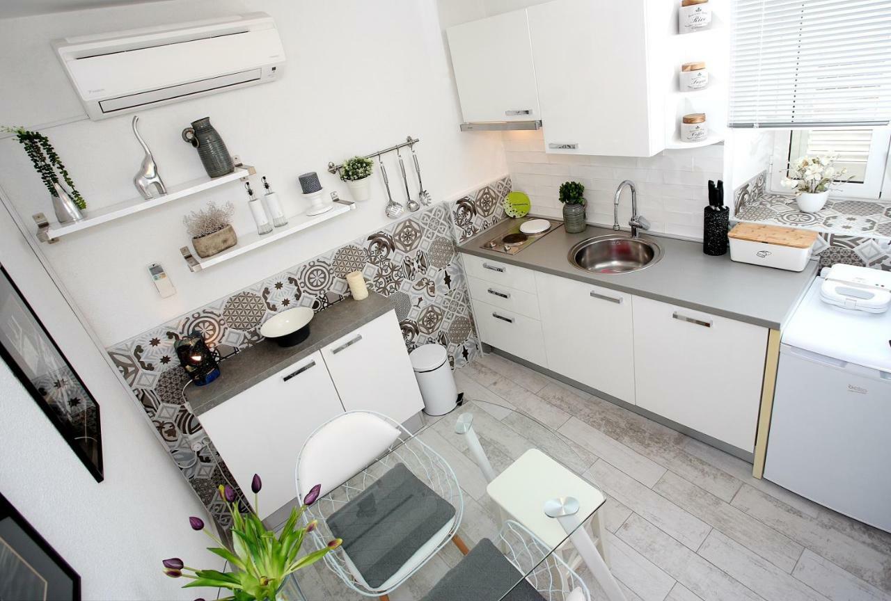Charming Seaside Apartment Primošten Dış mekan fotoğraf